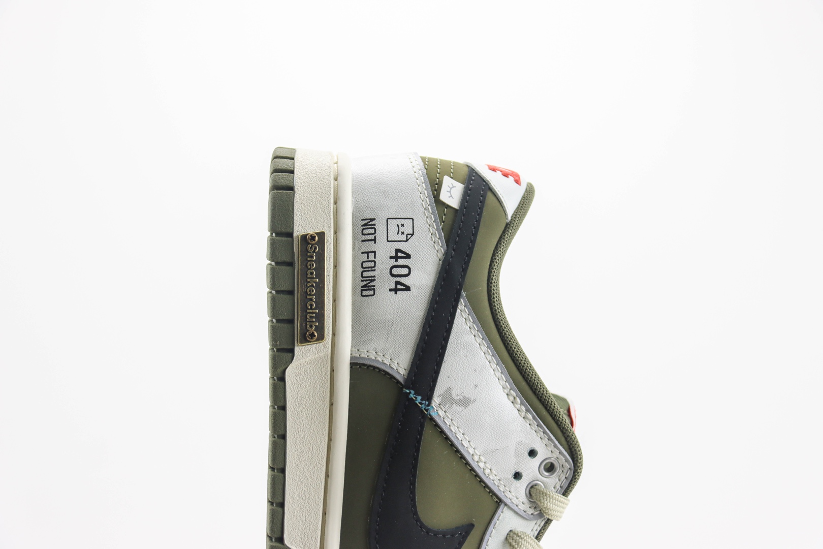 耐克Nike SB Dunk Low纯原版本低帮SB Dunk匿名玩家404军绿白黑休闲板鞋 莆田耐克货源 货号：GW1220-010
