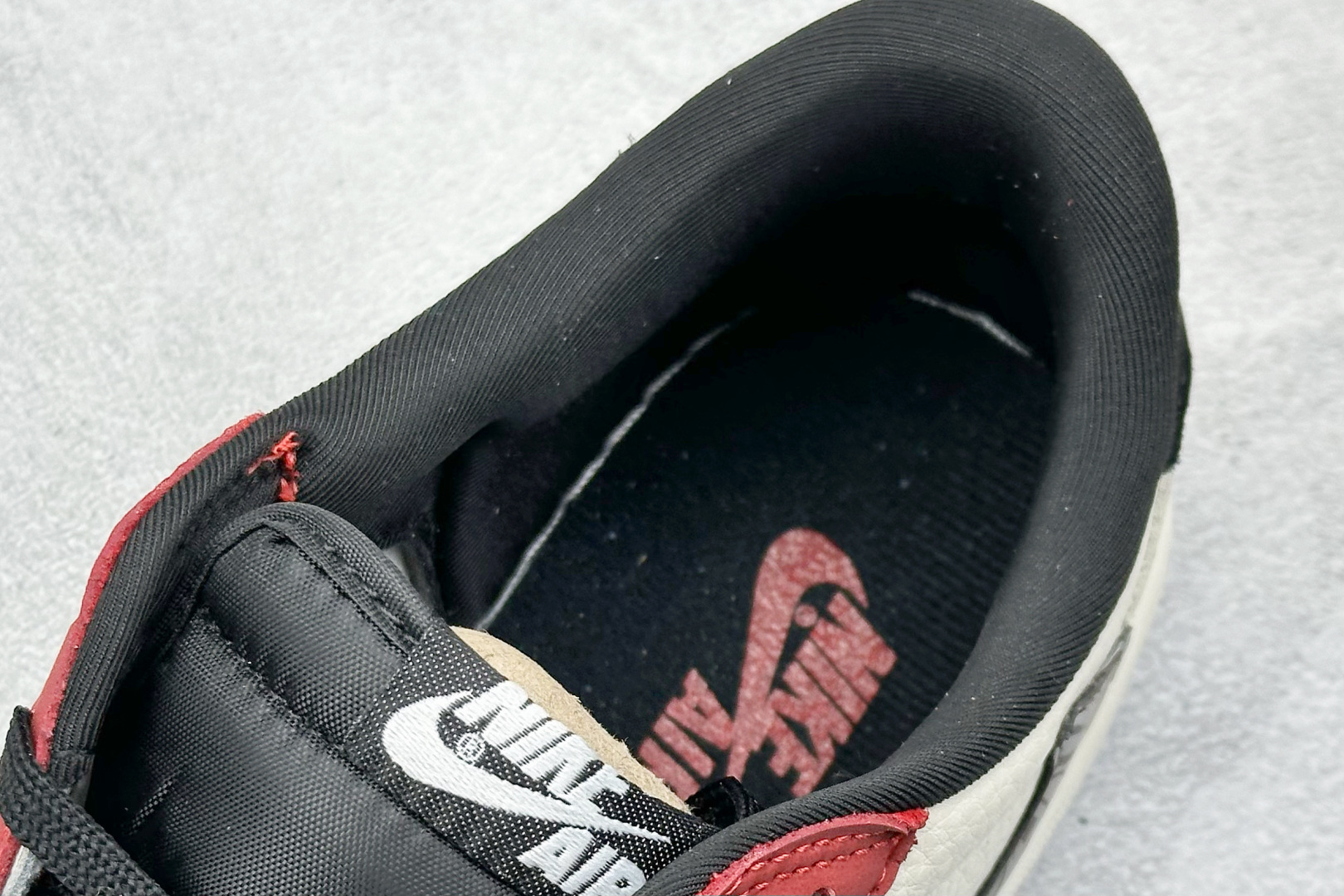 乔丹Travis Scott x Fragment Design x Air Jordan 1 Low纯原版本闪电倒钩联名AJ1拼接酒红敏感内容休闲低帮板鞋 莆田AJ货源 货号：LD2025-012