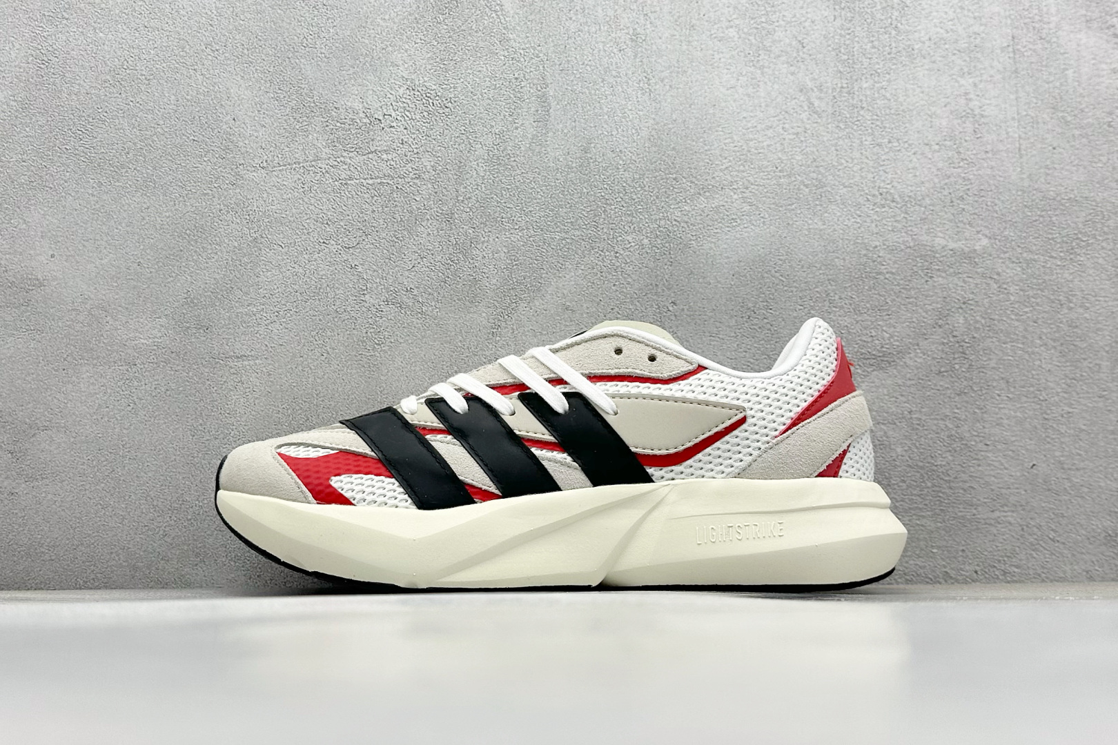 阿迪达斯adidas LightBlaze纯原版本白红黑耐磨减震专业跑步鞋 莆田阿迪达斯工厂 (ID:107849) - 图片1