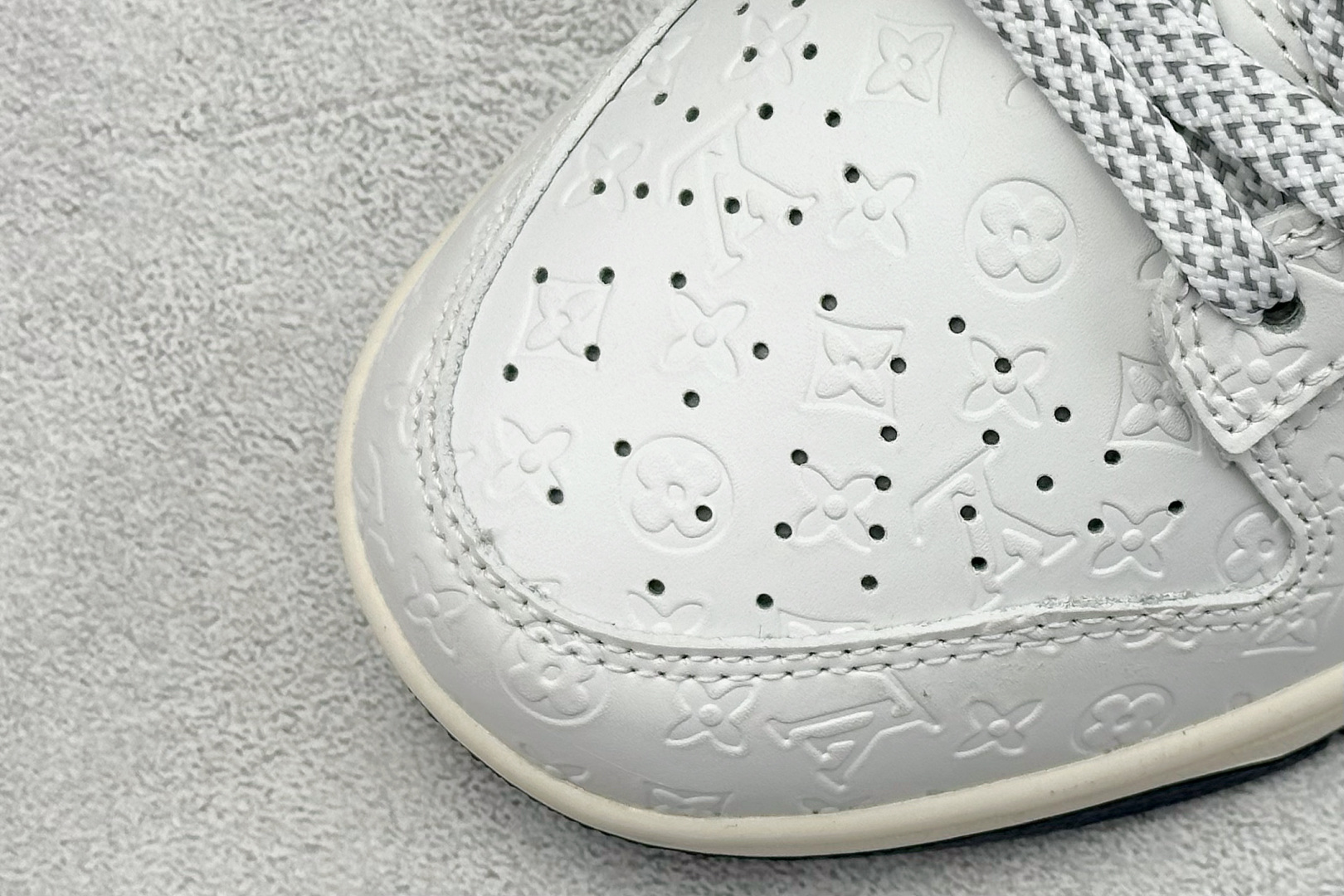 耐克Louis Vuitton x Nike SB Dunk Low纯原版本路易威登联名SB Dunk蓝勾暗印花LV板鞋 莆田奢侈品工厂 货号:XX3168-146