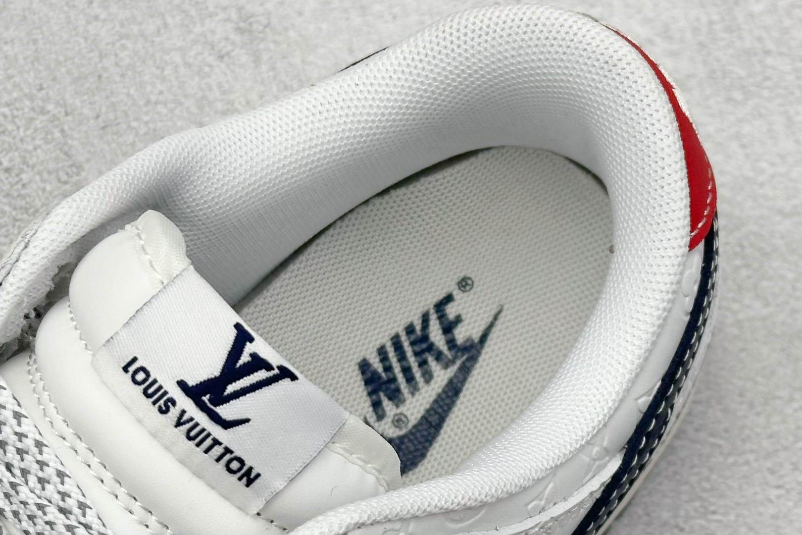 耐克Louis Vuitton x Nike SB Dunk Low纯原版本路易威登联名SB Dunk蓝勾暗印花LV板鞋 莆田奢侈品工厂 货号:XX3168-146