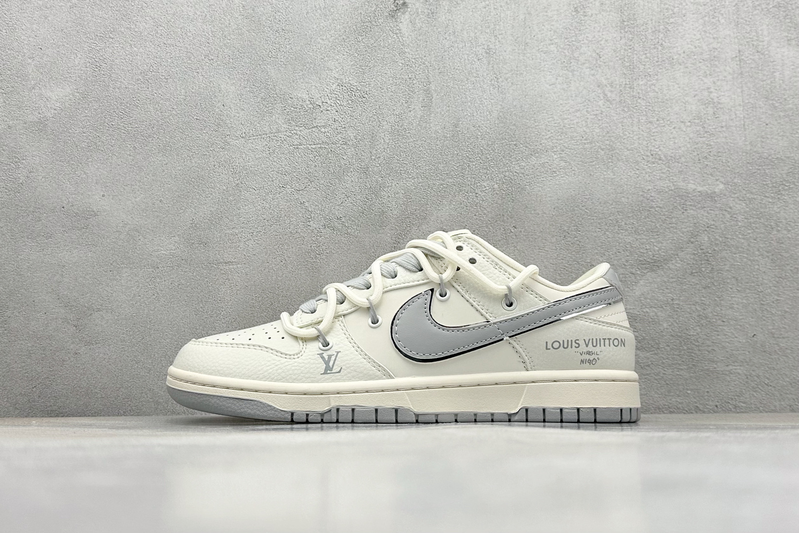 耐克Louis Vuitton x Nike SB Dunk Low纯原版本LV联名SB Dunk米白灰解构绑带板鞋 莆田耐克代理 货号:DM6868-092