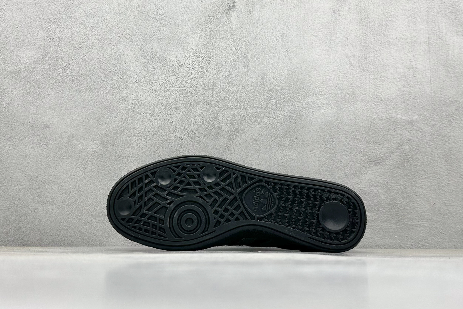 阿迪达斯adidas Originals Handball SPZL纯原版本手球运动员系列黑灰色板鞋 莆田鞋阿迪达斯货源 货号:IE6603