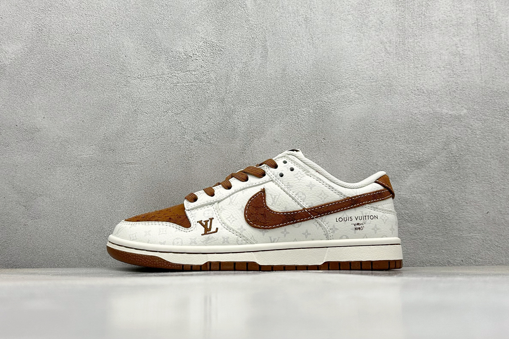 耐克Louis Vuitton x Nike SB Dunk Low纯原版本路易威登联名SB Dunk咖啡牛仔LV板鞋 莆田耐克代理 (ID:107958) - 图片1