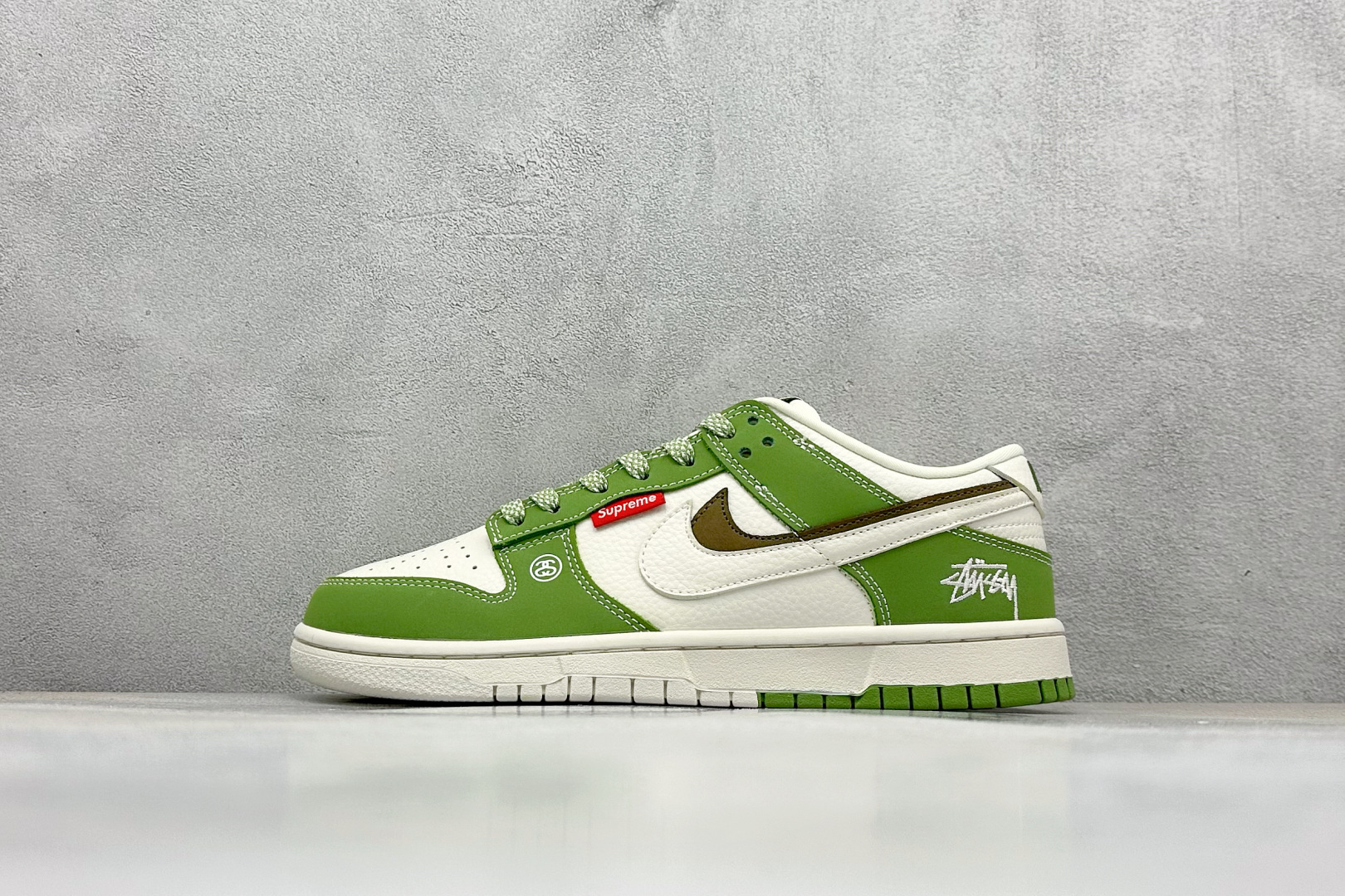 耐克Nike SB Dunk Low纯原版本低帮SB Dunk白绿色双勾低帮板鞋 莆田耐克货源 (ID:108028) - 图片1