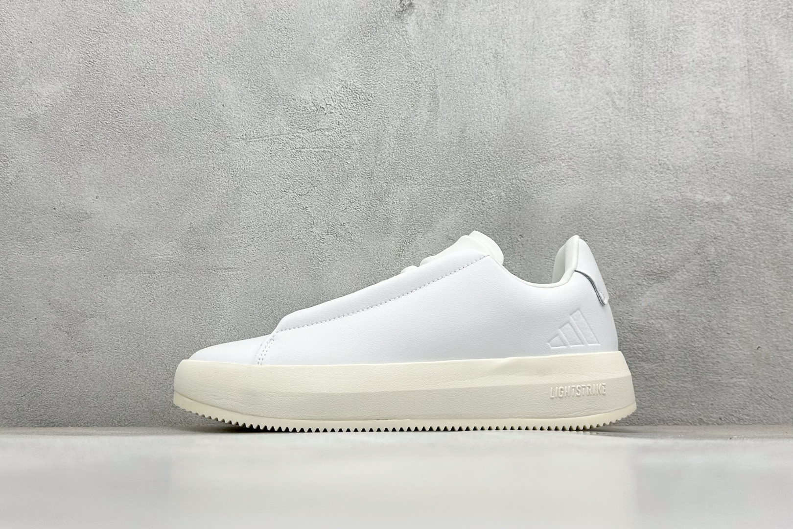 阿迪达斯Adidas Labcourt 百搭休闲轻松舒适耐磨透气低帮板鞋信息资讯大全 (ID:108077) - 图片1