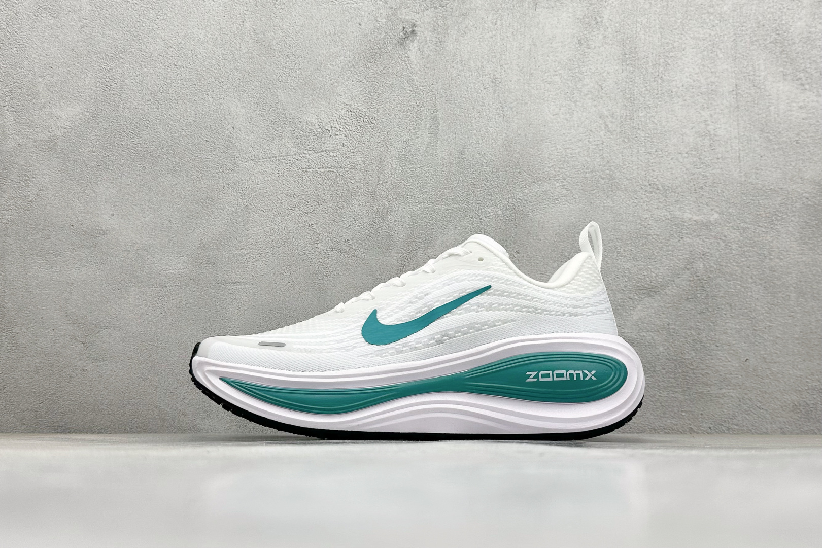 耐克Nike Air Zoom Vomero Plus纯原版本白绿色减震透气跑鞋 莆田耐克代理 (ID:108120) - 图片1