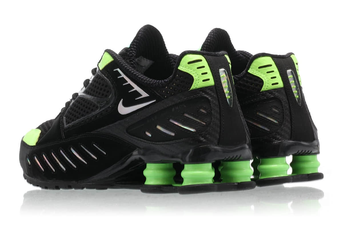 全新鞋款Nike Shox Enigma将于8月29日发售!不仅配色出众!还有暗藏的镭射花纹!