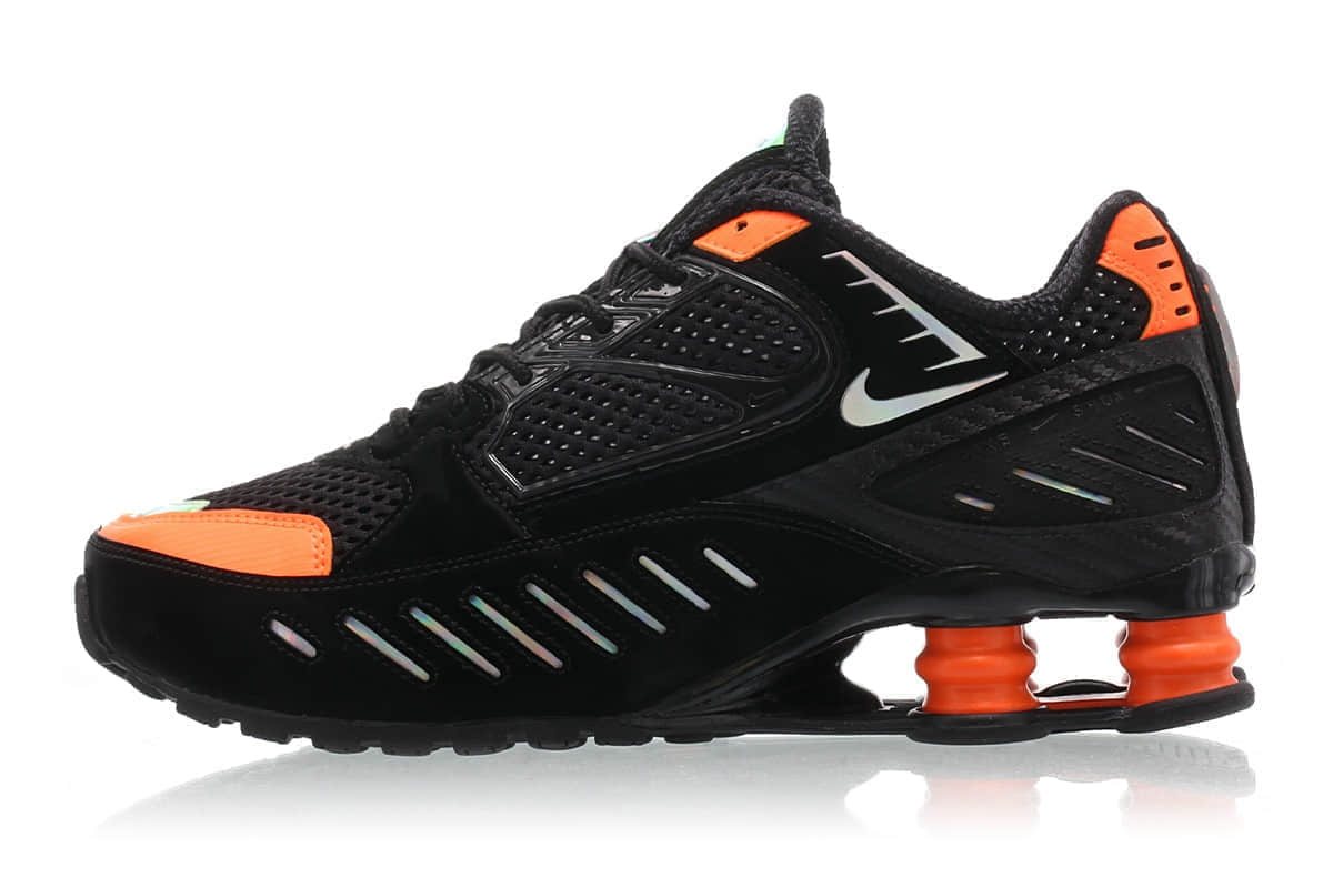 全新鞋款Nike Shox Enigma将于8月29日发售!不仅配色出众!还有暗藏的镭射花纹!