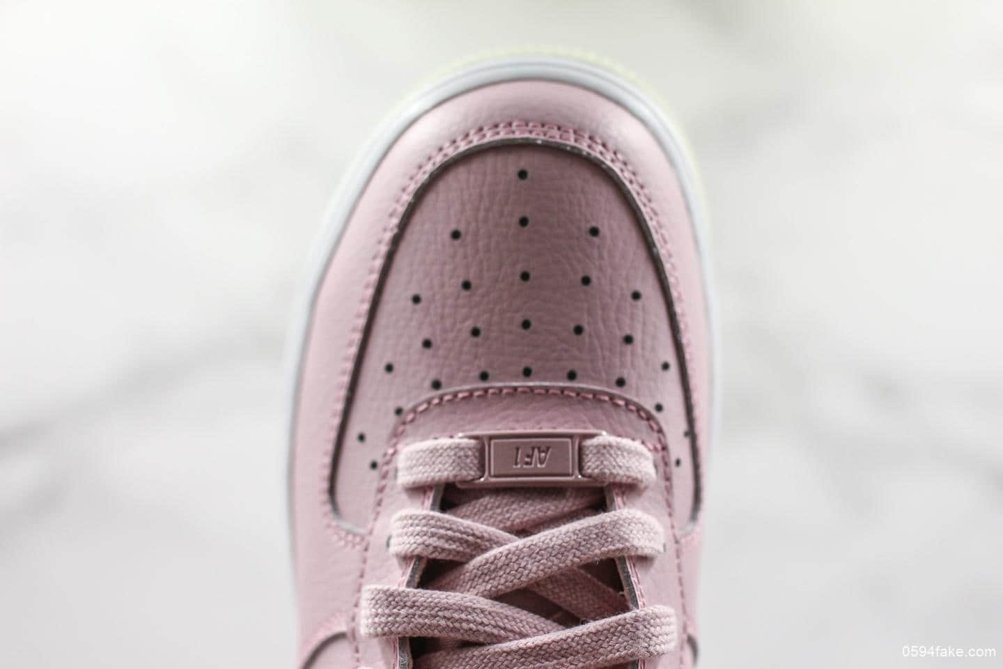 耐克Nike Air force1 07'V8空军一号白粉反光真标 低帮女子运动休闲鞋 原标原盒 货号:AO2132-500