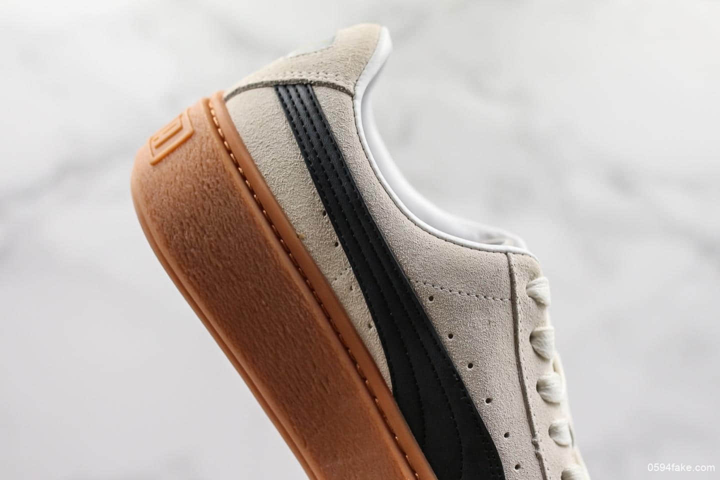 彪马Puma Suede Platform蕾哈娜白棕公司级 全头层牛皮革 佟丽娅同款 货号:363559-01