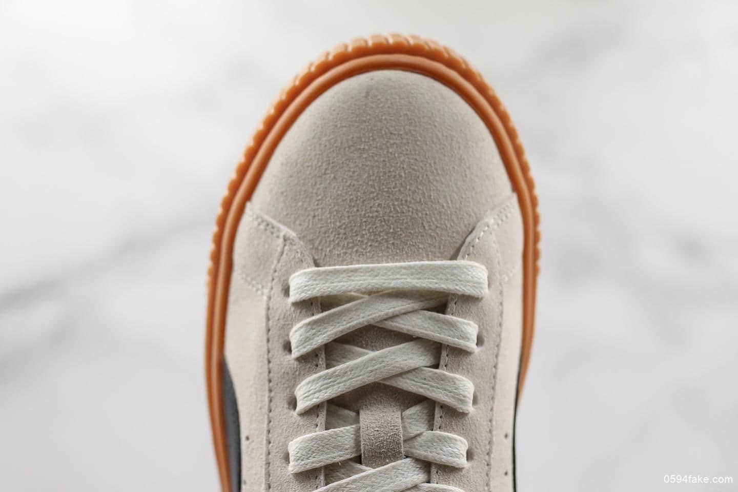 彪马Puma Suede Platform蕾哈娜白棕公司级 全头层牛皮革 佟丽娅同款 货号:363559-01
