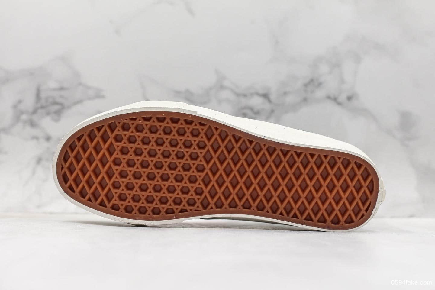 万斯Vans SK8-Mid经典系列真标硫化版本中帮帆布鞋男女官方新款原厂DT钢印 货号:VNOA391FTEU