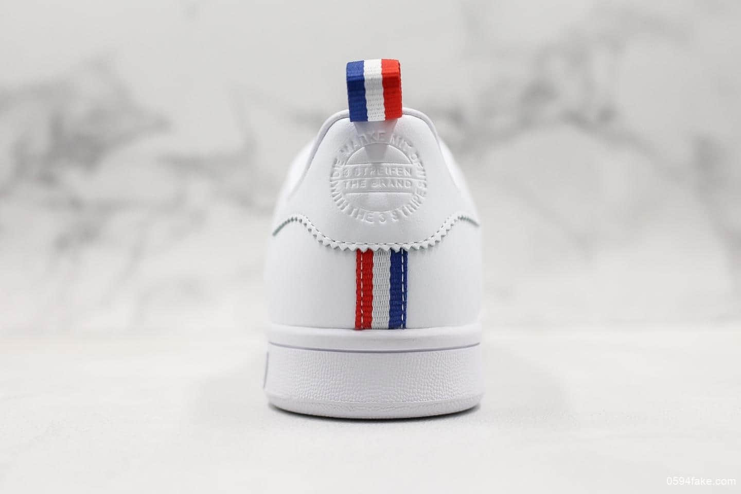 阿迪达斯Adidas Stan Smith法国限定史密斯纯原版本彩旗尾软头层荔枝纹全新配色休闲百搭小白鞋 货号：BD7433