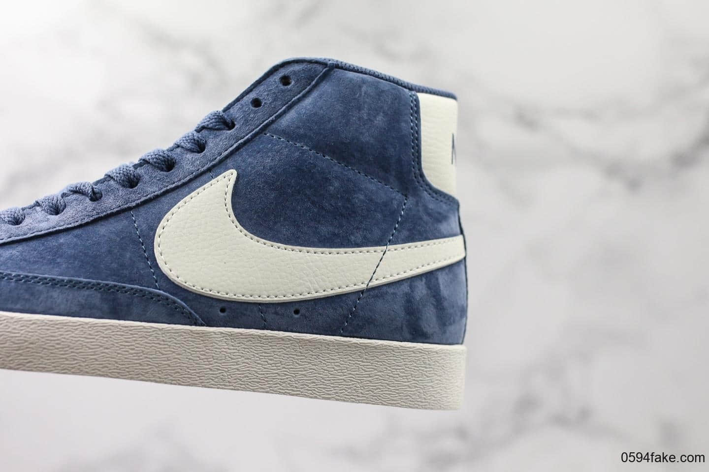 耐克Nike Blazer Mid Vintage Suede公司级版本高帮休闲板鞋结合Zoom Air 缓震配置和柔韧橡胶外底 货号:917862-400
