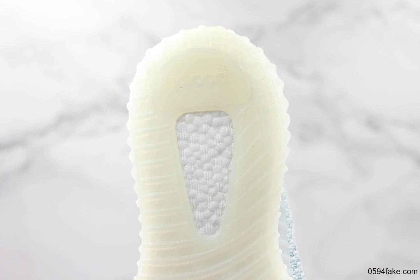 阿迪达斯adidas YEEZY BOOST 350 V2 Cloud White镂空云白新冰蓝2.0配色OG纯原版本原厂大底原厂巴斯夫满钉颗粒 货号：FW3043
