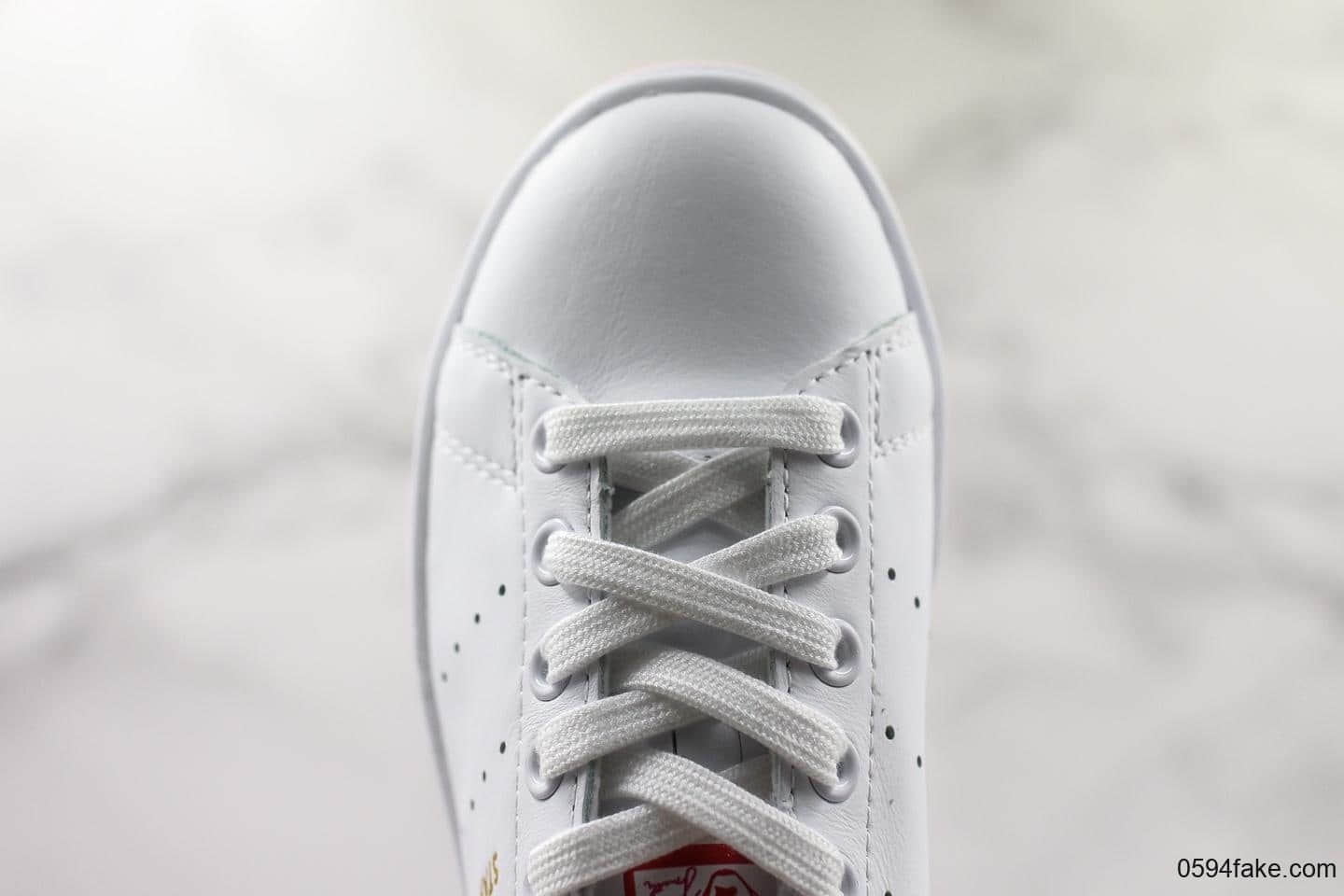 阿迪达斯Adidas STAN 敏感内容ITH公司级版本史密斯高密度EVA发泡软中底拉帮工艺渐变红限定配色 货号：EG8133