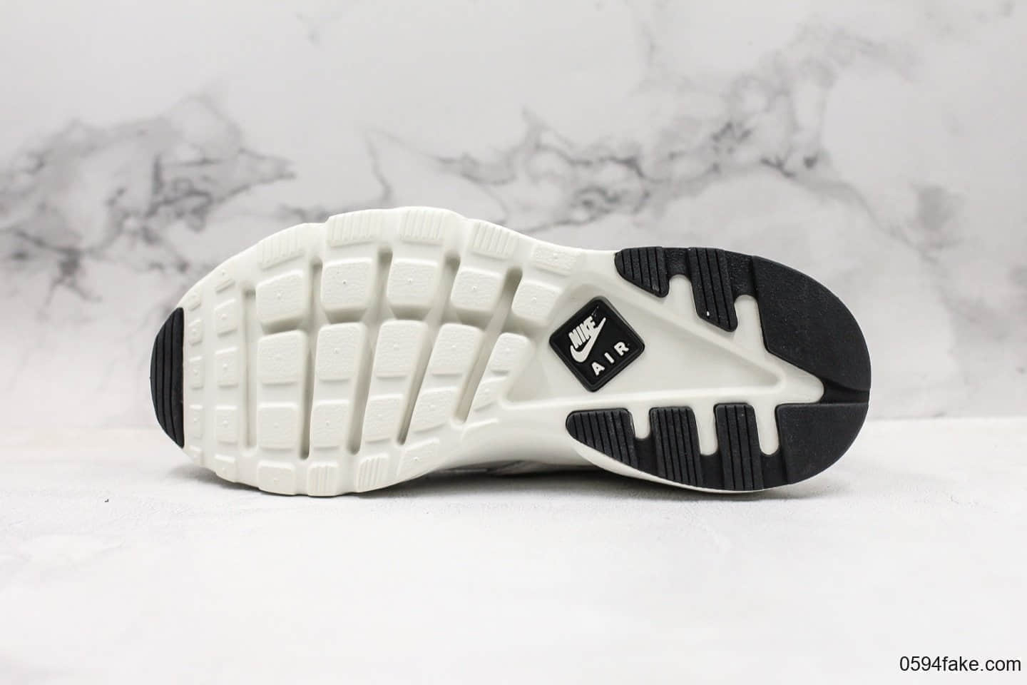 耐克Nike Air Huarache Ultra Suede公司级版本华莱士四代复古慢跑鞋系列英伦格子配色顶级细麂皮打造 货号:AH6809-104