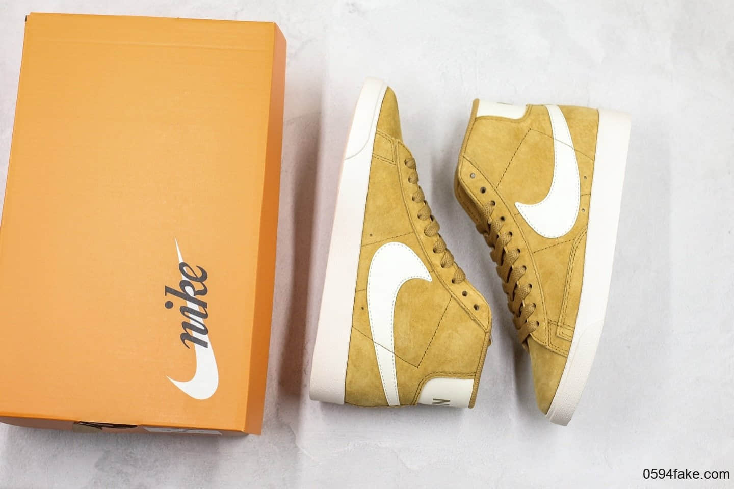 耐克Nike Blazer Mid Vintage Suede开拓者中帮休闲板鞋姜敏感内容公司级带半码 原版皮料精致质感 货号:917862-700