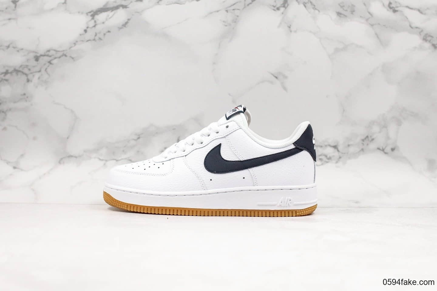 耐克Nike Air Force 1空军一号AF1休闲板鞋运动鞋白黑公司级带半码头层皮鞋头电脑冲孔内置软底气垫 货号:CI0057-100