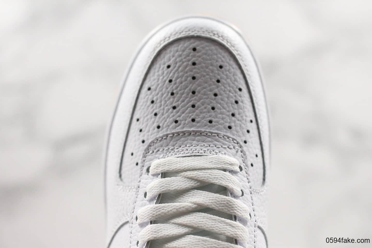 耐克Nike Air Force 1空军一号AF1休闲板鞋运动鞋白黑公司级带半码头层皮鞋头电脑冲孔内置软底气垫 货号:CI0057-100