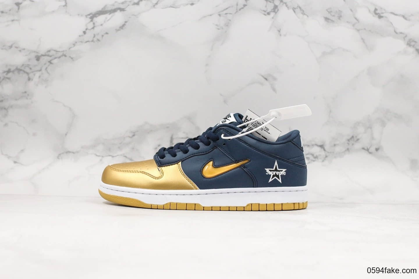 耐克Nike SB Dunk Low Silver Black x Supreme纯原版本SB扣篮系列低帮经典百搭休闲运动板鞋原装液态水晶钩子内置Zoom气垫FW19季单品至高联名 货号:CK3480-700
