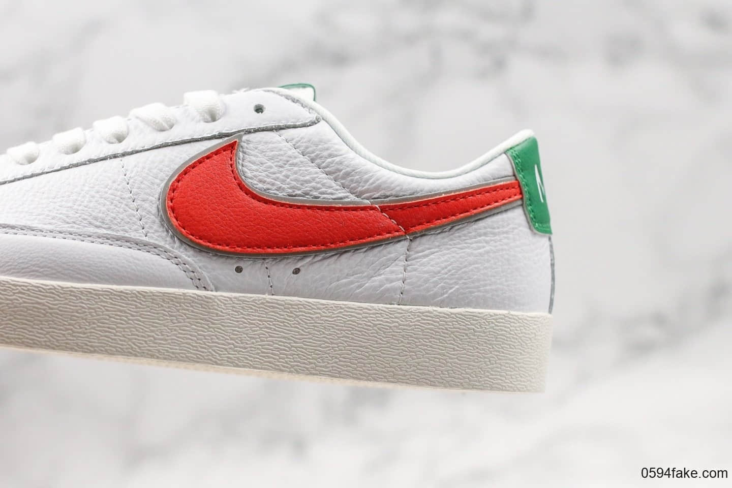 耐克Stranger Things x Nike Blazer Low “Hawkins High”怪奇物语联名开拓者低帮板鞋白绿橘限定配色真标带半码带防尘纸、支撑可充正 货号:454471-100