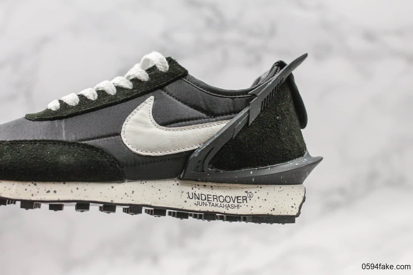 耐克Undercover X Nike Daybreak高桥盾联名异形设计华夫赛车休闲慢跑鞋黑白真标带半码正确logo饰片原装抽屉礼盒 (ID:18516) - 图片1