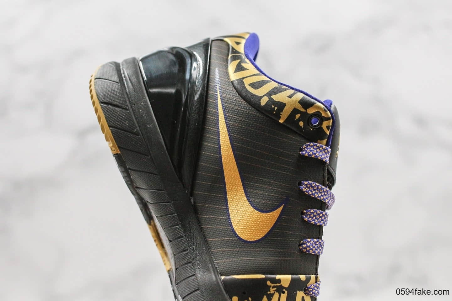 耐克Nike Zoom Kobe 4纯原版本科比4代字母涂鸦及时行乐专业实战篮球鞋内置碳板+Zoom气垫缓震 货号:354187-001