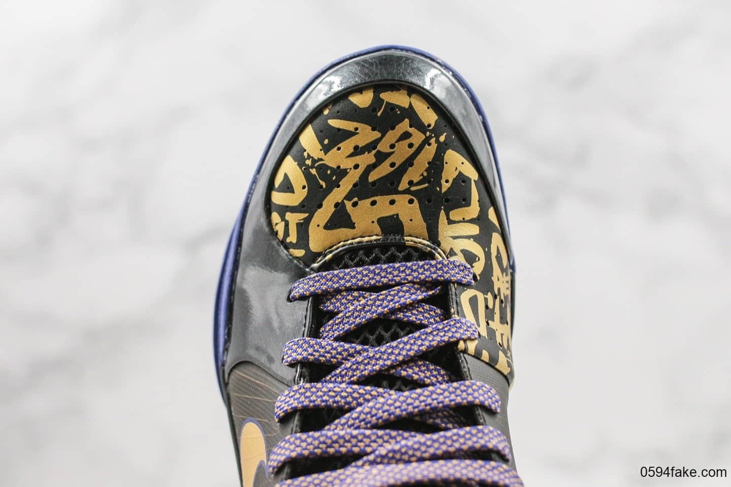 耐克Nike Zoom Kobe 4纯原版本科比4代字母涂鸦及时行乐专业实战篮球鞋内置碳板+Zoom气垫缓震 货号:354187-001