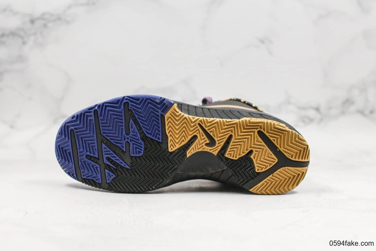 耐克Nike Zoom Kobe 4纯原版本科比4代字母涂鸦及时行乐专业实战篮球鞋内置碳板+Zoom气垫缓震 货号:354187-001
