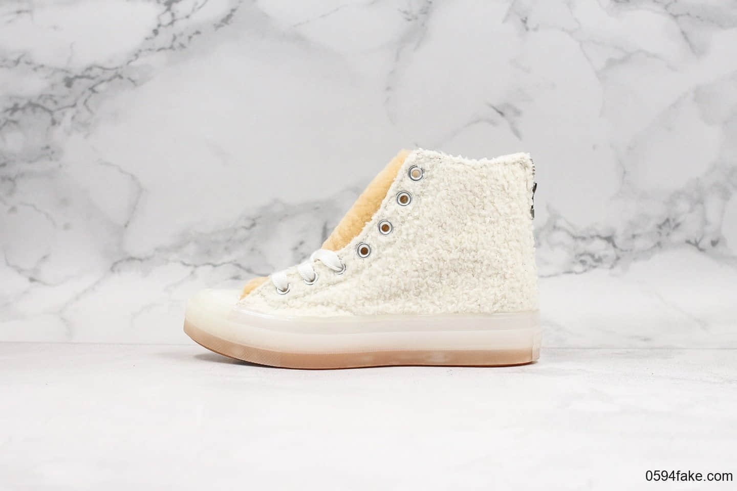 匡威Converse All Star Hi Faux Fur Sneaker明星签订款公司级版本绒毛丝果冻底阴阳鞋舌设计 (ID:19044) - 图片1