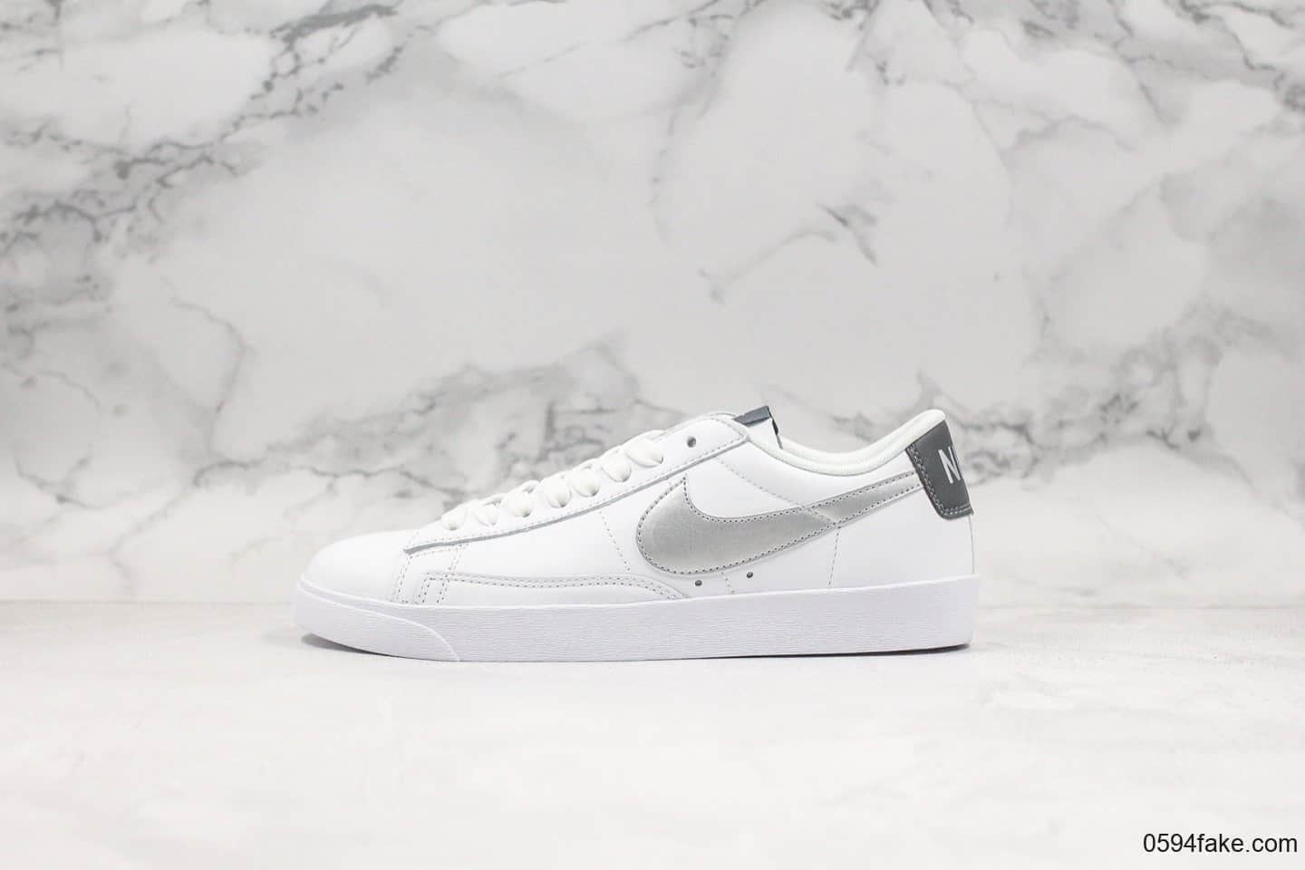 耐克NIKE BLAZER LOW LE公司级版本开拓者低帮板鞋银钩灰标全新配色全头层纳帕皮质原盒原标双层中底布 (ID:19710) - 图片1