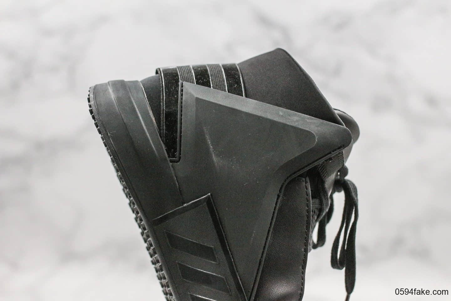 山本耀司Y-3 BBALL TECH High-top sneakers纯原版本户外机能中帮休闲靴广东原厂头层皮质 货号:CG3146