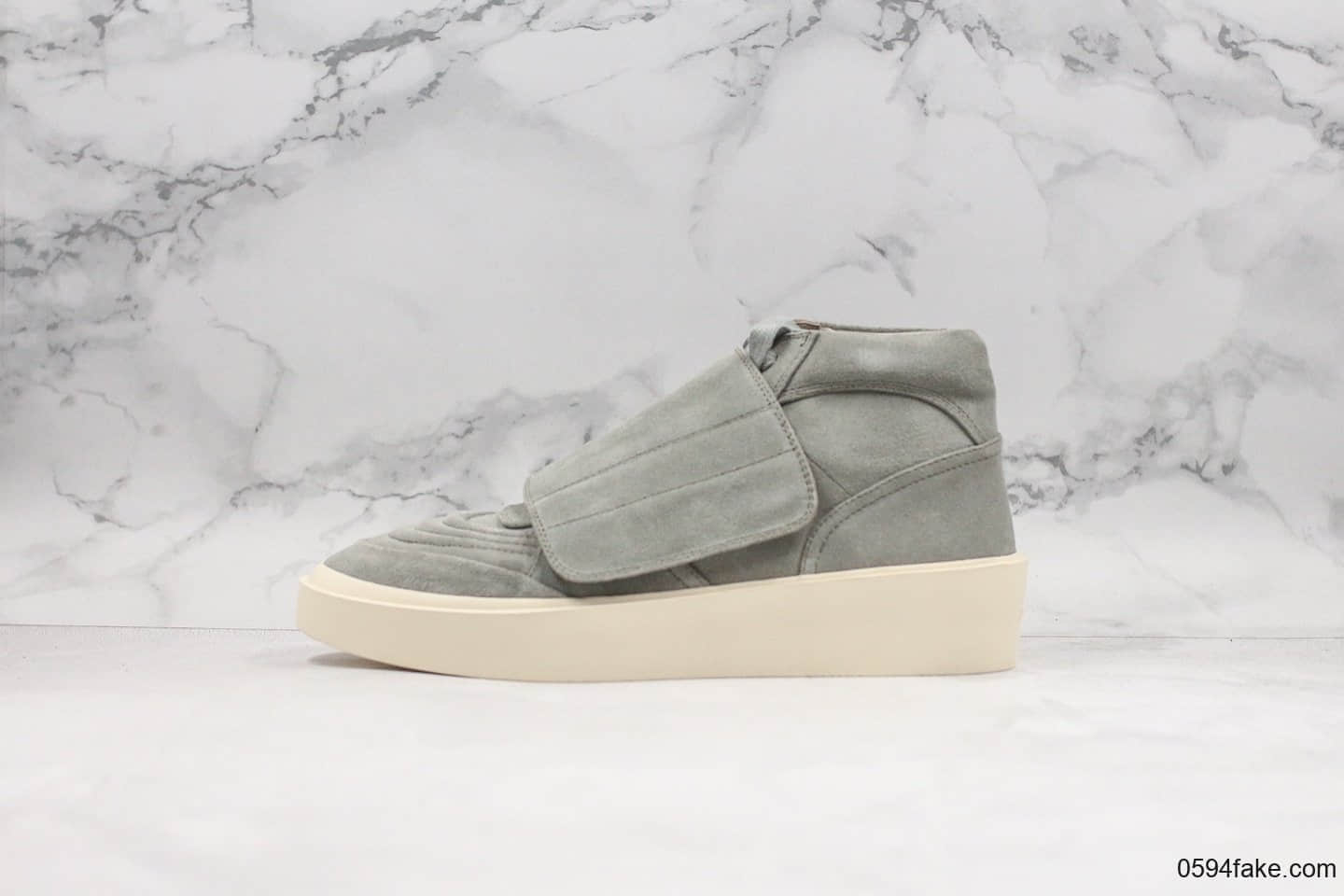 敬畏上帝Fear of God Skate Mid Suede Sneaker顶级纯原版本平底中帮魔术贴系带百搭休闲增高板鞋黑米白3M白欧美范儿必备当红美潮奢牌 (ID:21101) - 图片1