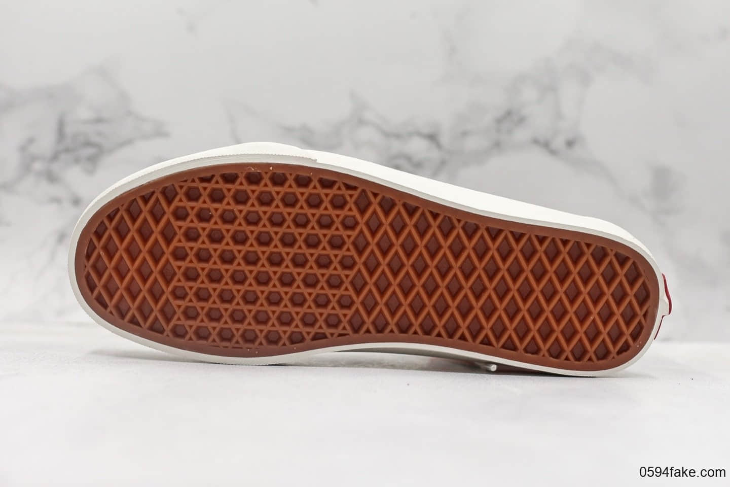 万斯Vans Sk8-Hi公司级版本小红书爆款红校车印花经典高帮帆布鞋 货号:VN0A3MV1VSF