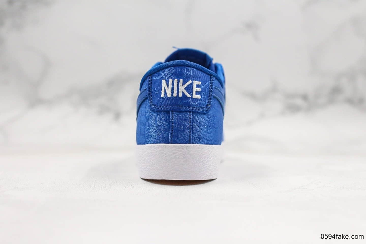 耐克Nike Blazer Low Le公司级版本低帮开拓者陈冠希联名款蓝丝绸表皮可刮原盒原标 货号：视频内容9374-281
