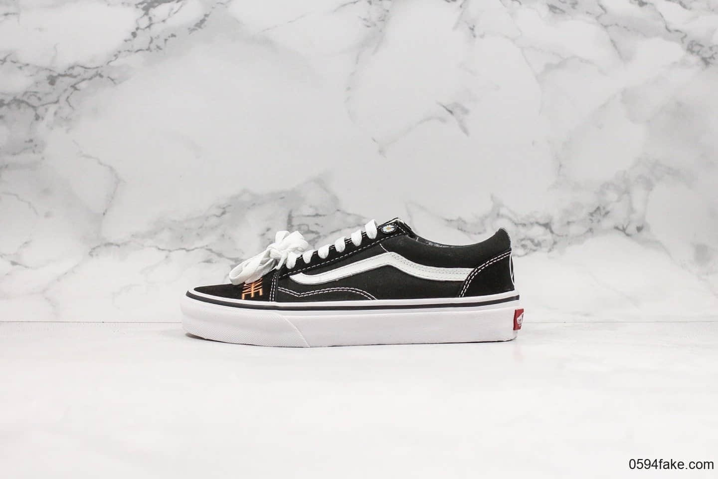 万斯PEACEMINUSONE X VANS OLD SKOOL BLACK W公司级版本小雏菊低帮硫化板鞋原厂硫化大底原盒原标细节完美 货号:VN-0D3HY28