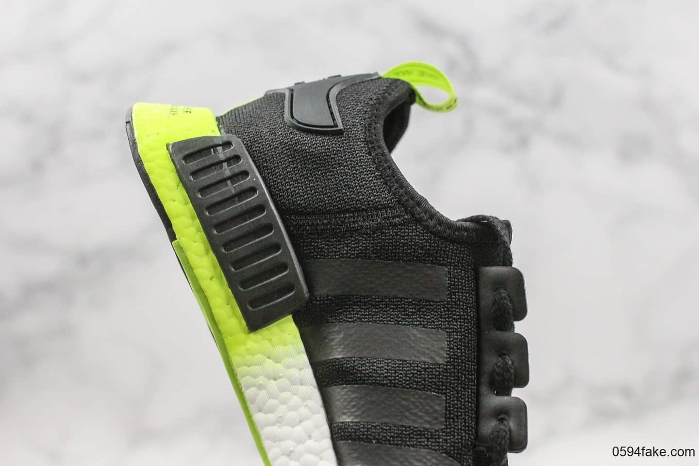 阿迪达斯Adidas NMD R1 Boost V2纯原版本NMD二代爆米花星球大战联名款黑绿色原厂Boost中底原盒原标 货号:FW2283