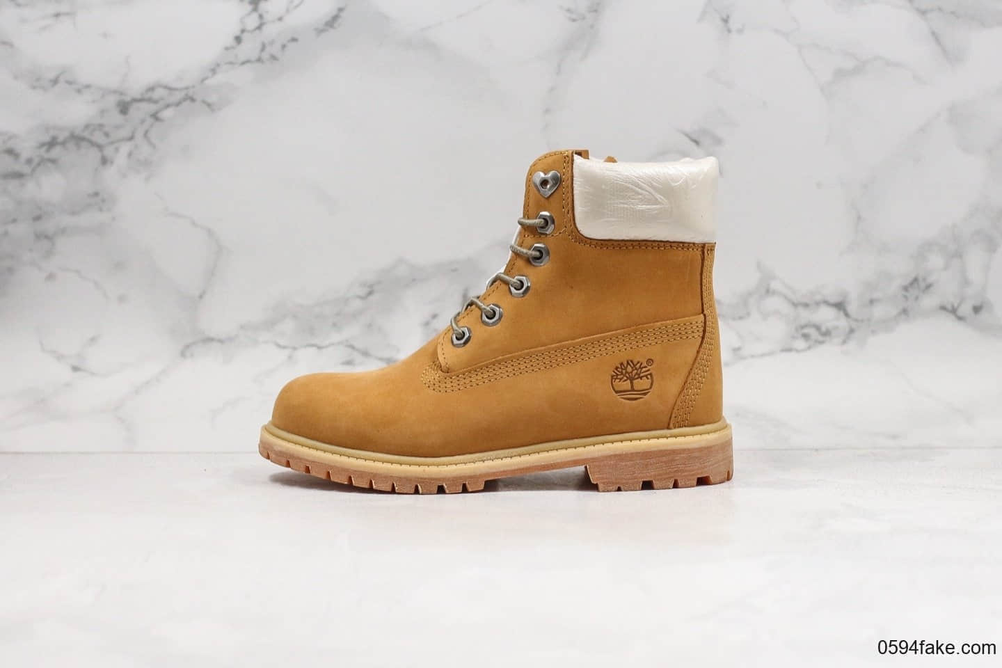 天伯伦Timberland A2A8H Valentine’s Day Pink纯原版本女神小麦色爱心刺绣款原厂五金配件中山代工厂进口防水皮料打造马丁靴 (ID:24740) - 图片1