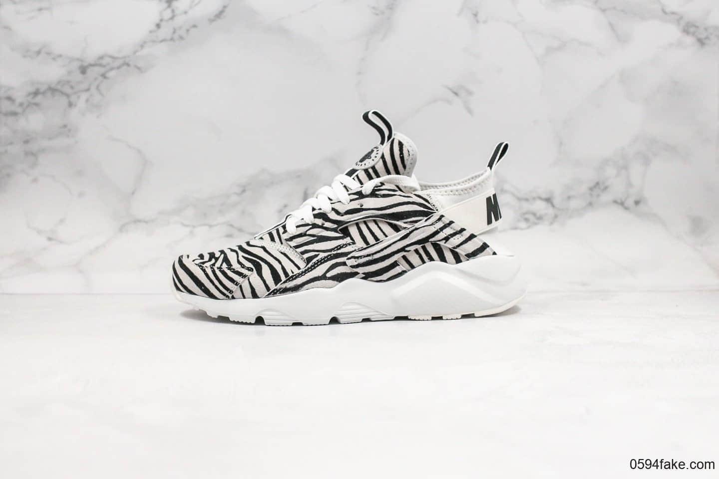 耐克Nike Air Huarache Ultra Suede纯原版本华莱士慢跑鞋白斑马配色内置气垫双层海玻璃鞋垫顶级猪八材质 (ID:26898) - 图片1