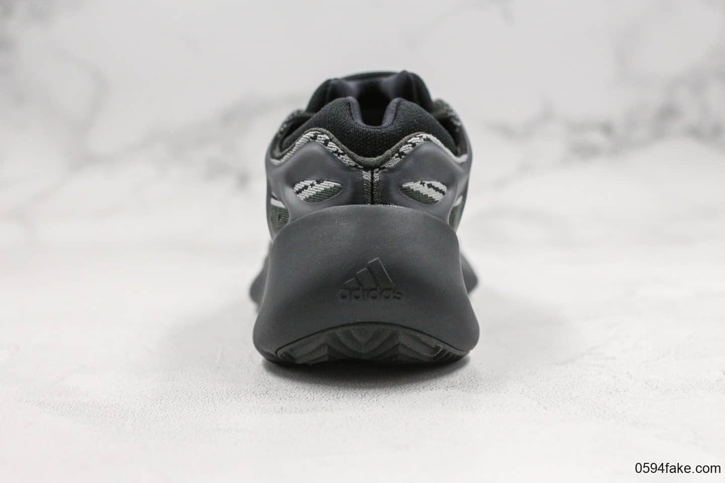 阿迪达斯Adidas Yeezy 700 V3 Azael纯原版本椰子700V3黑色骨架夜光老爹鞋原厂Boost缓震大底原档案数据开发 货号：H67799