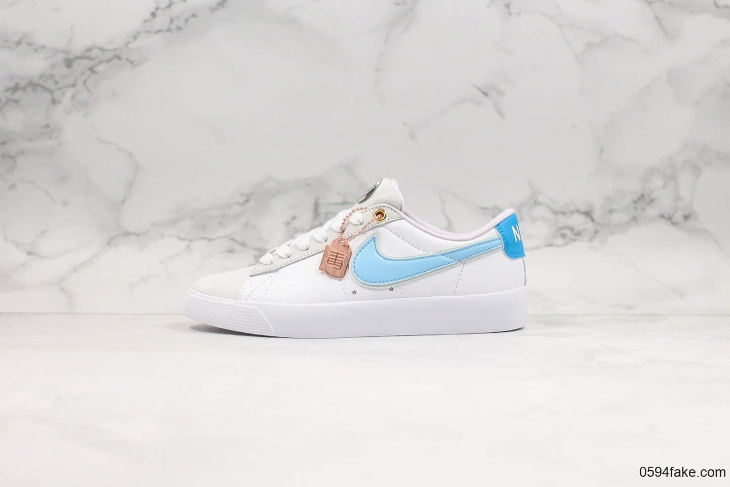 耐克Stranger Things x Nike Blazer Mid “Hawkins High”公司级版本怪奇物语联名开拓者板鞋蓝白粉紫配色进口客供皮料 (ID:28669) - 图片1