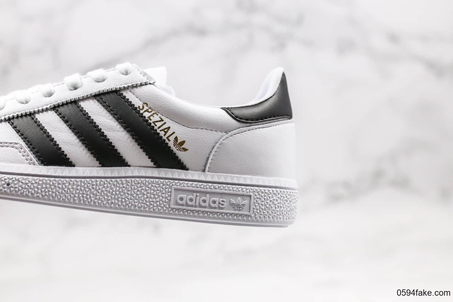 阿迪达斯adidas HANDBALL SPEZIAL纯原版本圣帕特里克节联名款手球板鞋黑白全斜面进口长绒皮原档案数据开发 货号:BD3669