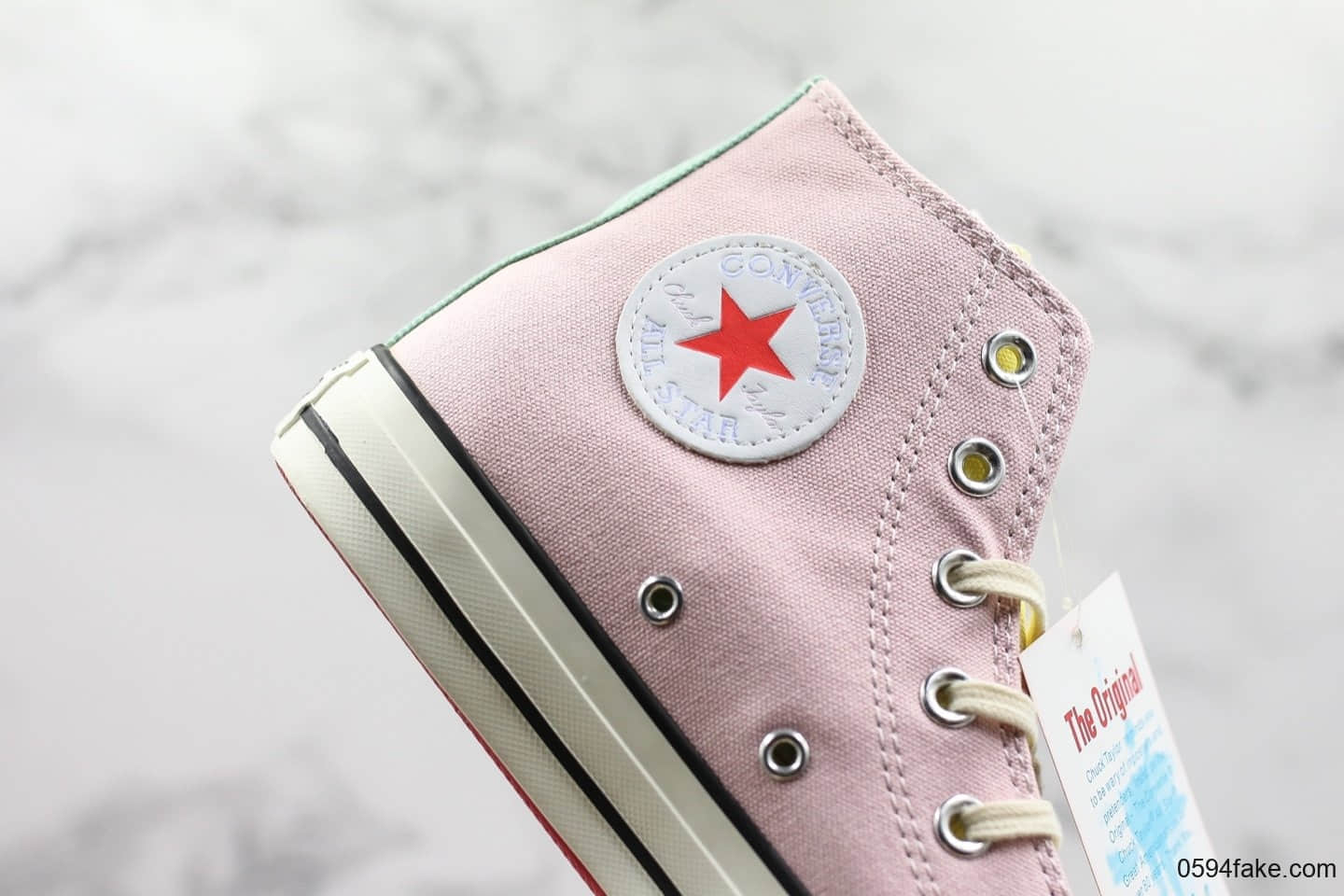 匡威Converse Chuck Taylor All Star公司级版本高帮帆布鞋阴阳鸳鸯双面拼接粉紫配色蓝底双鞋带 货号:163977C