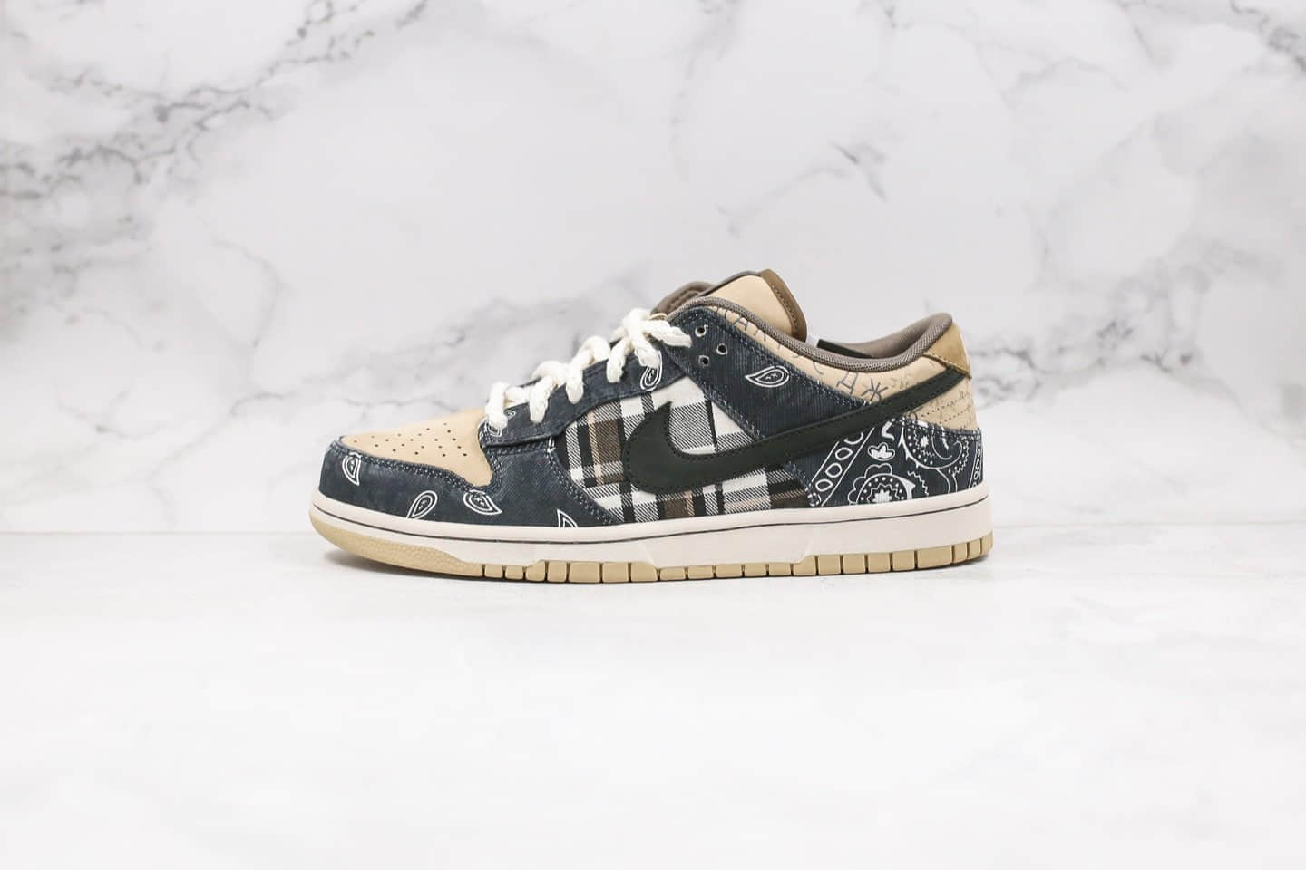 耐克Travis Scott x SB Dunk纯原版本低帮敏感内容联名款腰果花栗子头同款紫光灯彩盒版本原楦头纸板打造 货号:CT5053-001