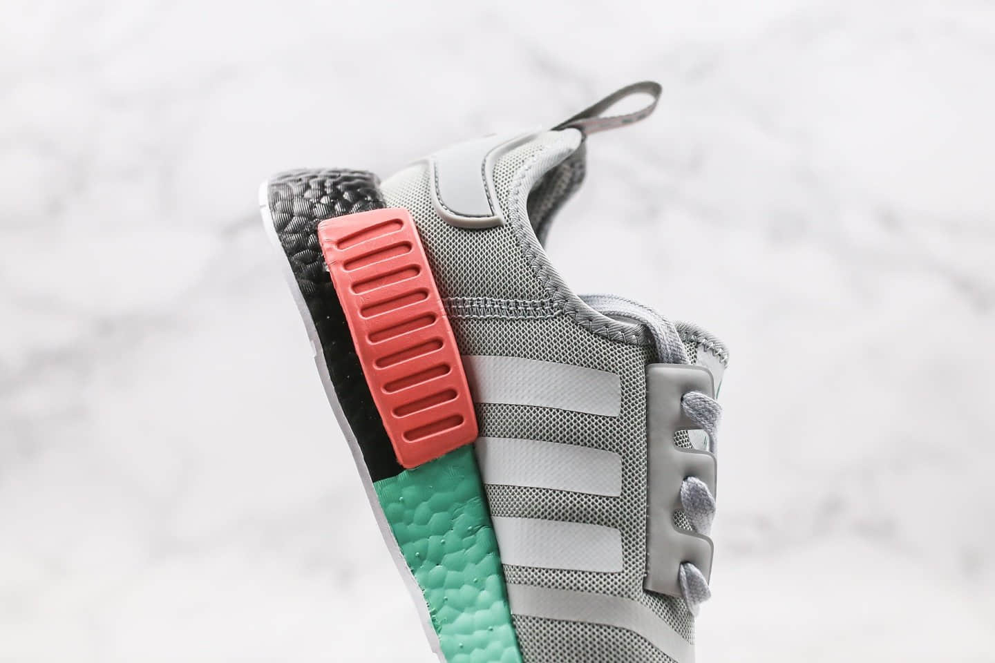 阿迪达斯adidas NMD R1纯原版本爆米花跑鞋灰绿色撞色原盒原标原档案数据开发 货号:FX4353