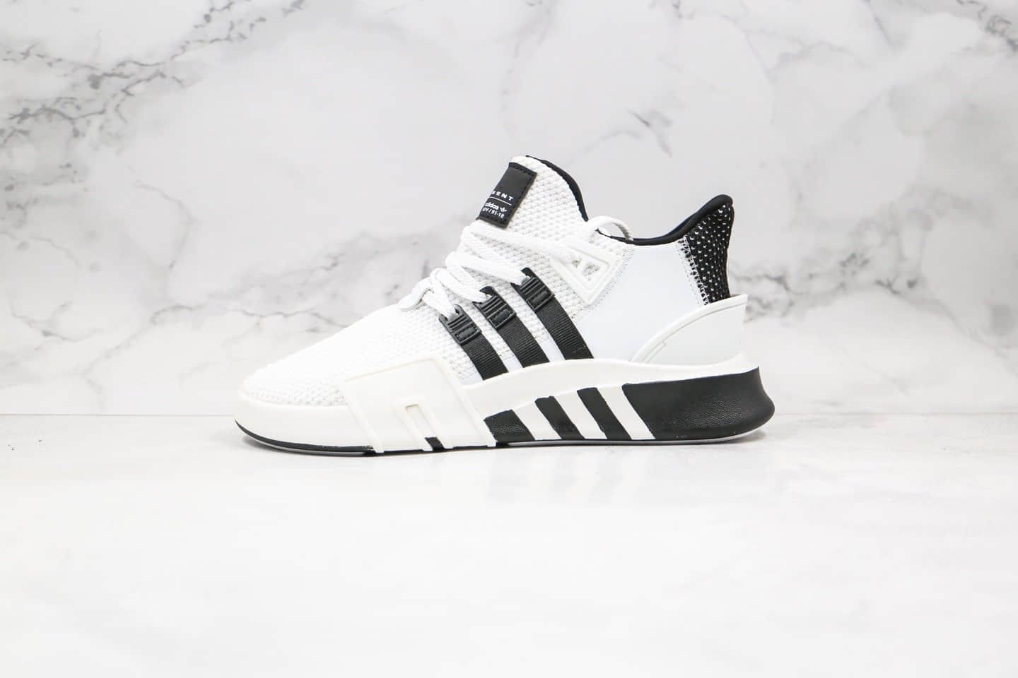 阿迪达斯Adidas EQT Basketball ADV纯原版本慢跑鞋EQT白黑色原盒原标原楦头纸板打造 货号:AQ1018