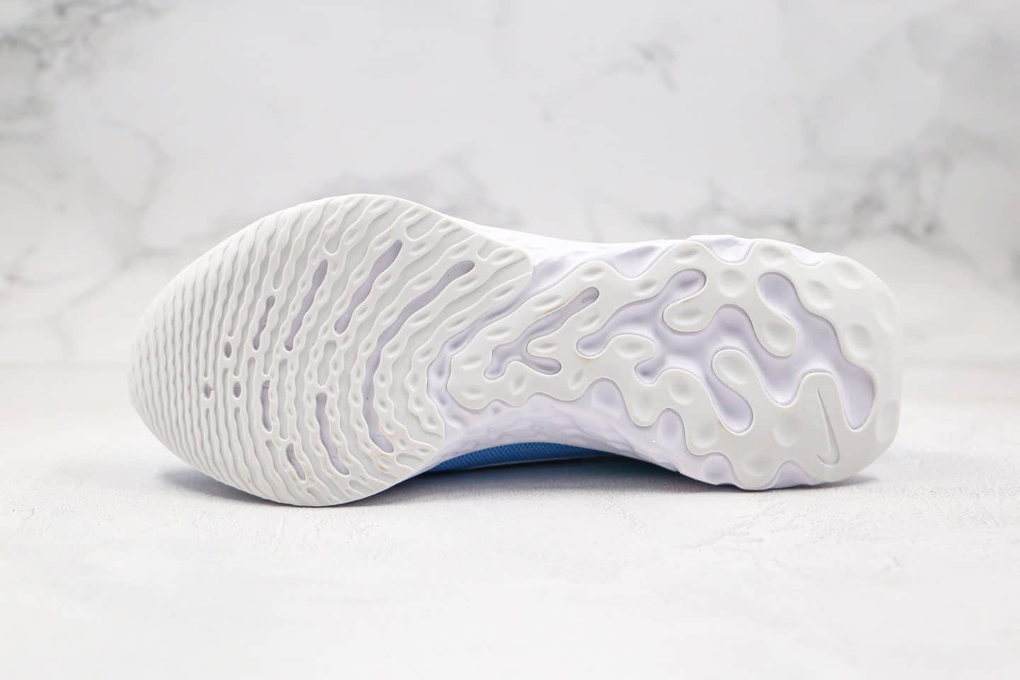 耐克Nike React Infinity Run Flyknit纯原版本瑞亚慢跑鞋蓝白色原厂瑞亚缓震大底区别市面通货版本 货号:敏感内容4371-108