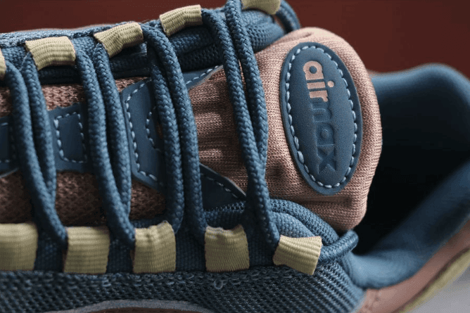 Nike Air Max 95 LX彩虹粉蓝 耐克子弹95系列公司级高品质女鞋彩虹渐变拼接绒毛网面透气 货号:AA1103-002